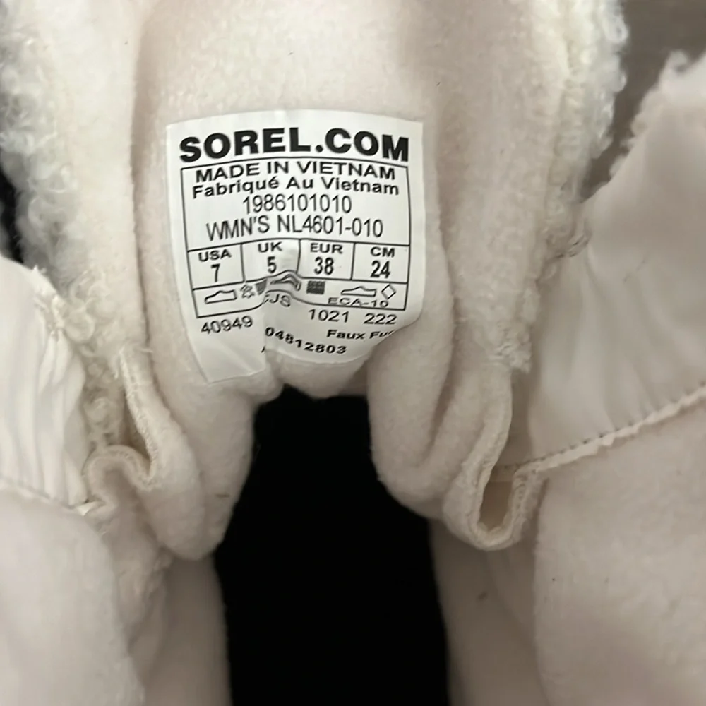NWT Sorel Explorer II Joan Cozy Boot Size 7 - Picture 10 of 11